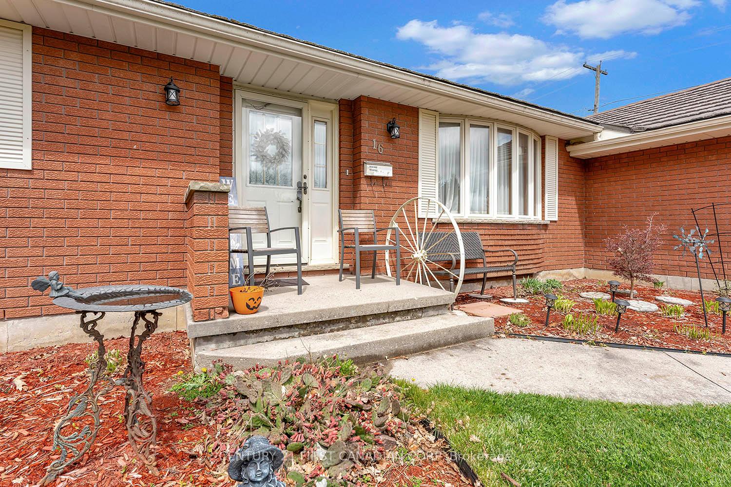 Photo 5 of 16 Broadview Drive, Brant, Burford — HOMEH