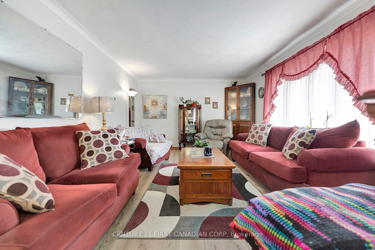 Photo 8 of 16 Broadview Drive, Brant, Burford — HOMEH