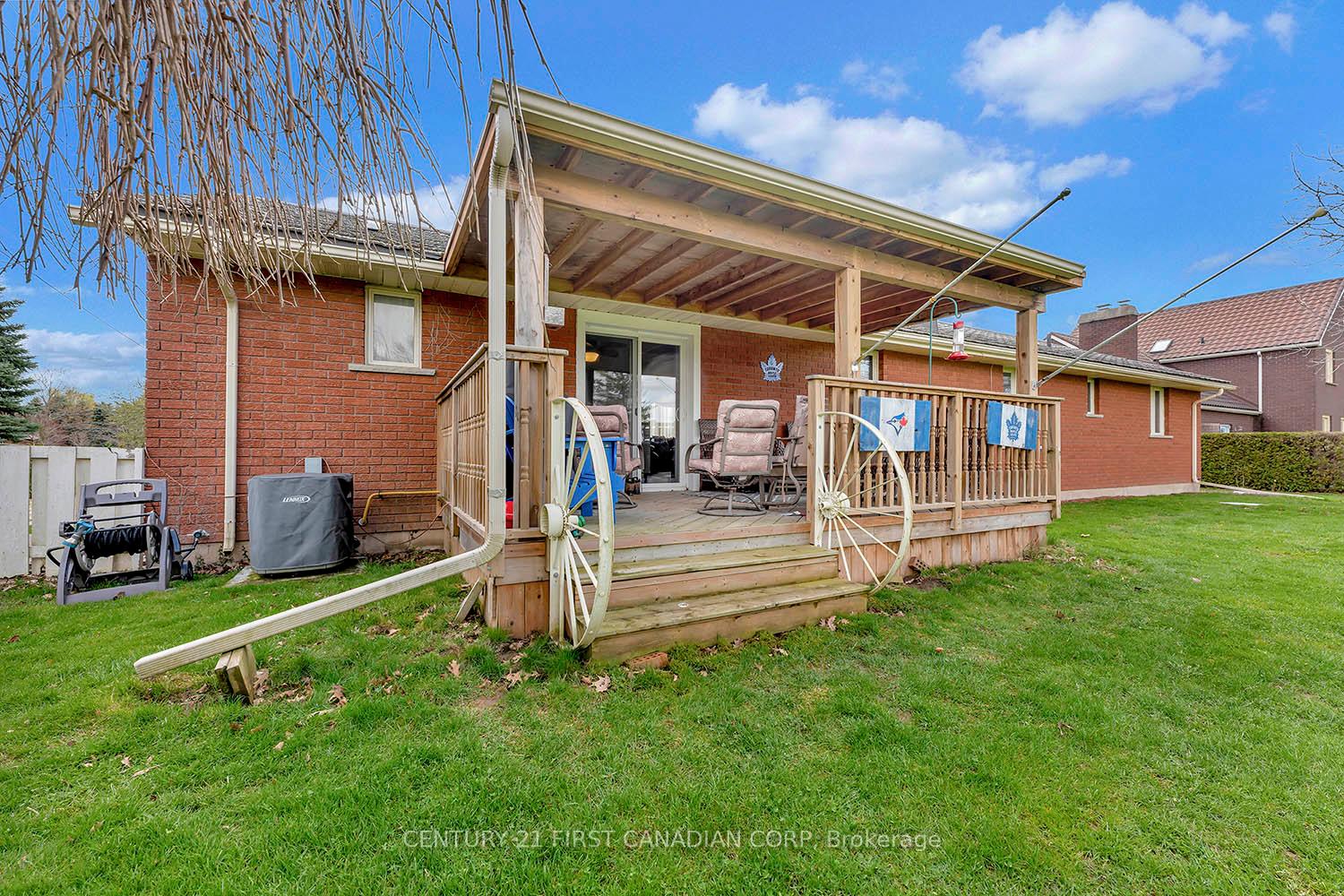 Photo 32 of 16 Broadview Drive, Brant, Burford — HOMEH