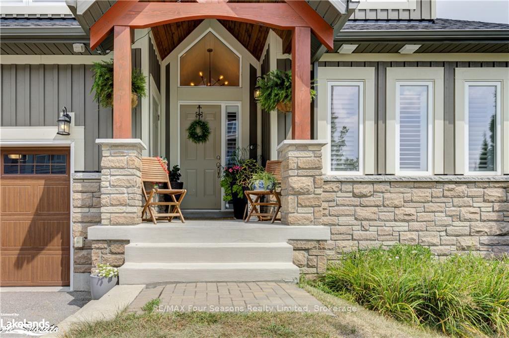 Photo 4 of 2 Spooner Crescent, Collingwood — HOMEH