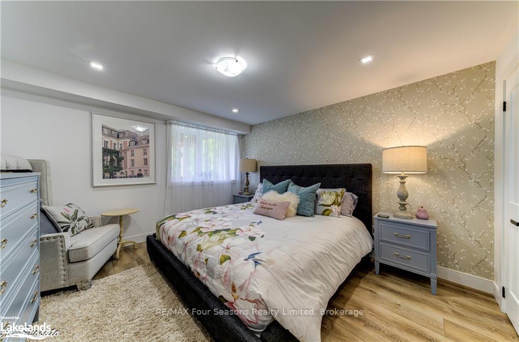 Photo 37 of 2 Spooner Crescent, Collingwood — HOMEH