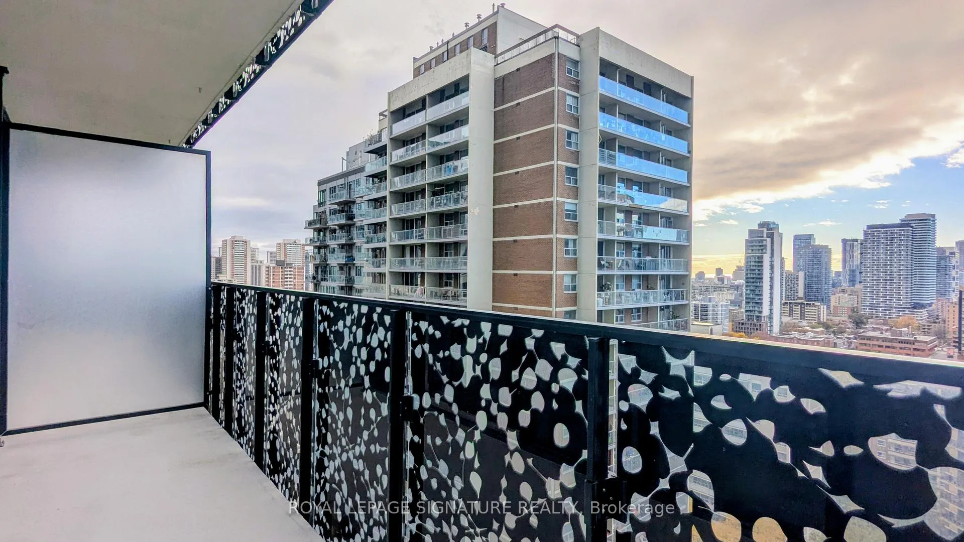 Photo 43 of Unit 1706, 55 Charles Street E, Toronto, Church-Yonge Corridor — HOMEH