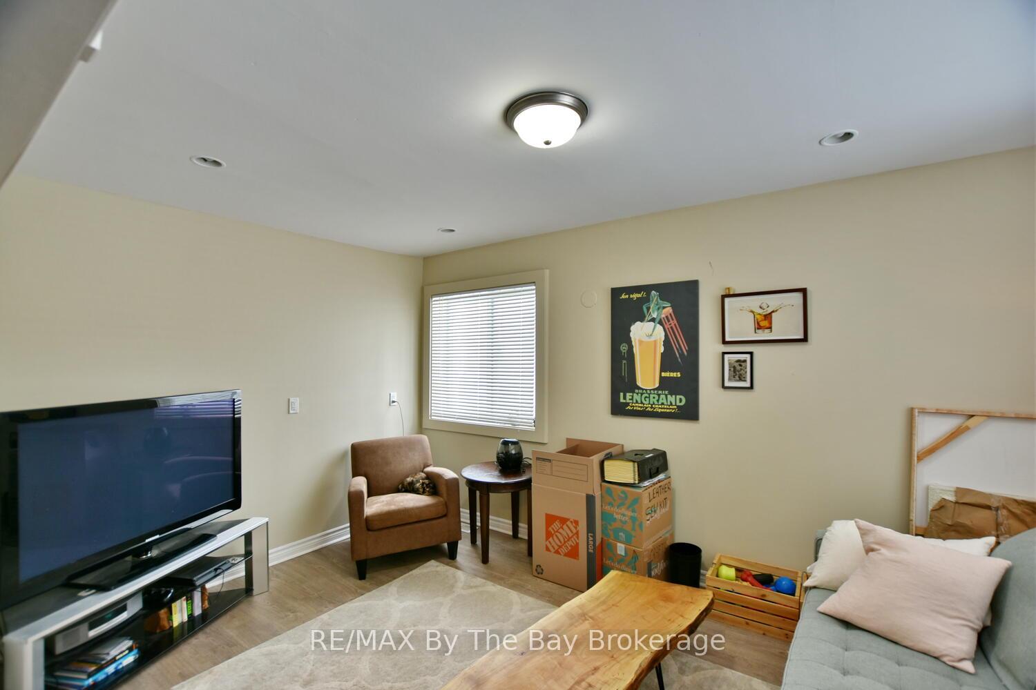 Photo 5 of 113 Spruce Street, Collingwood — HOMEH