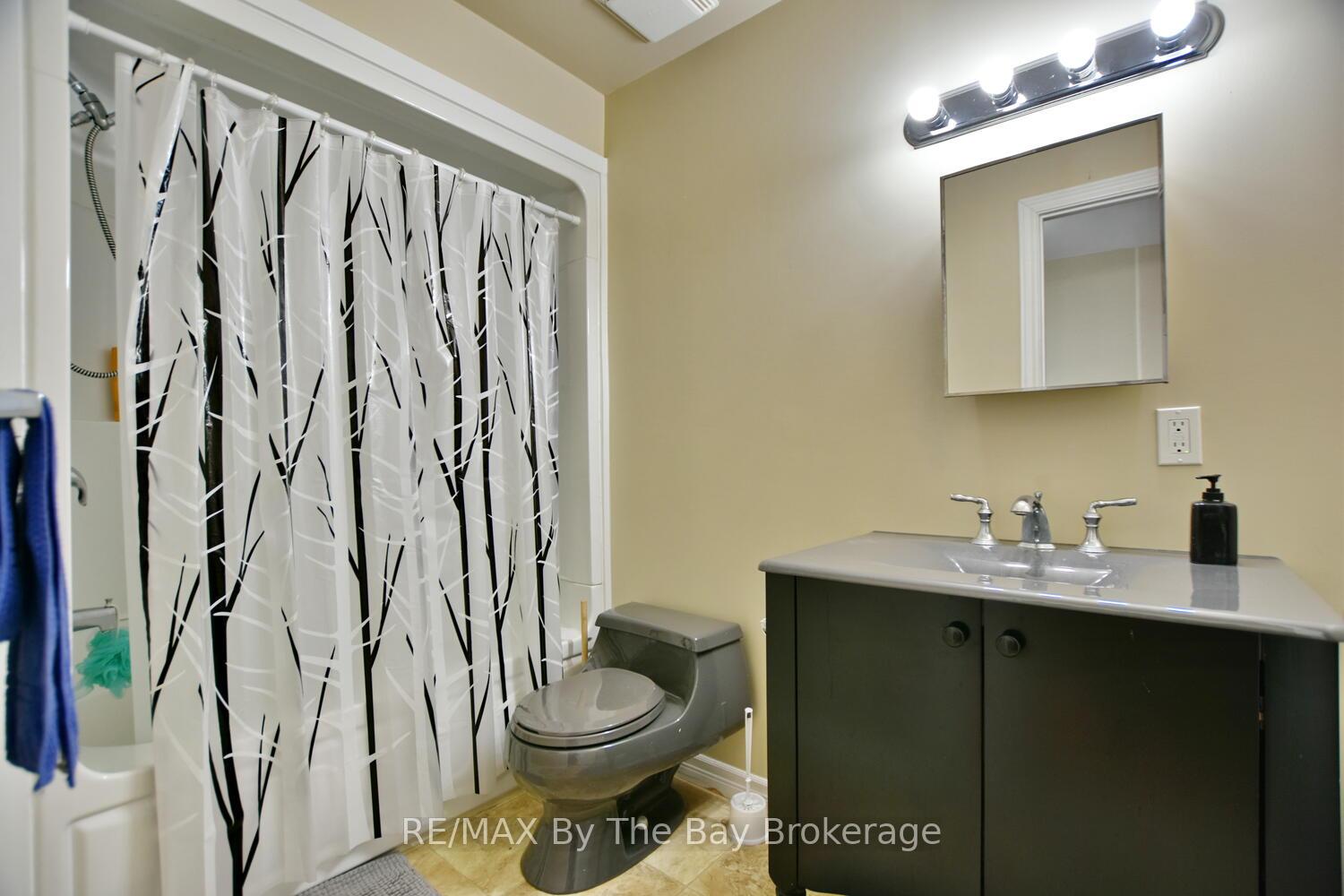 Photo 8 of 113 Spruce Street, Collingwood — HOMEH