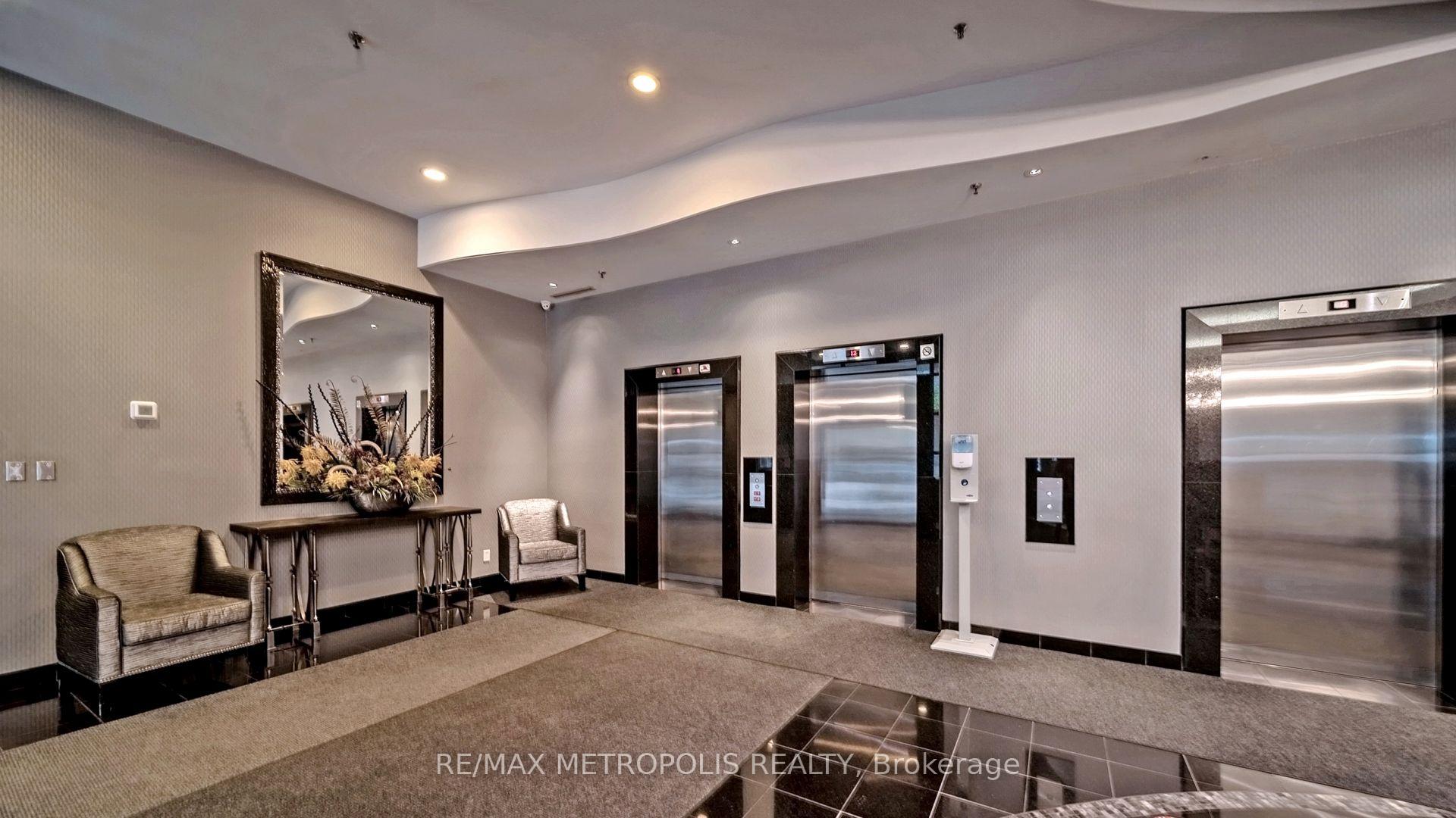 Photo 6 of Unit 407, 7 Carlton Street, Toronto, Church-Yonge Corridor — HOMEH