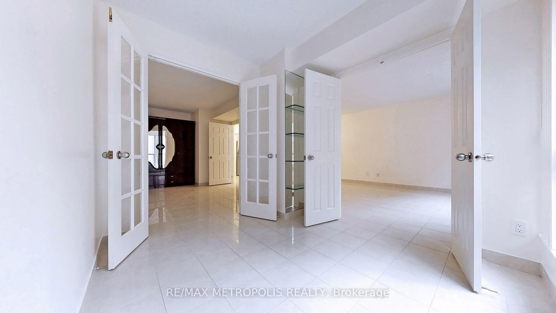 Photo 15 of Unit 407, 7 Carlton Street, Toronto, Church-Yonge Corridor — HOMEH