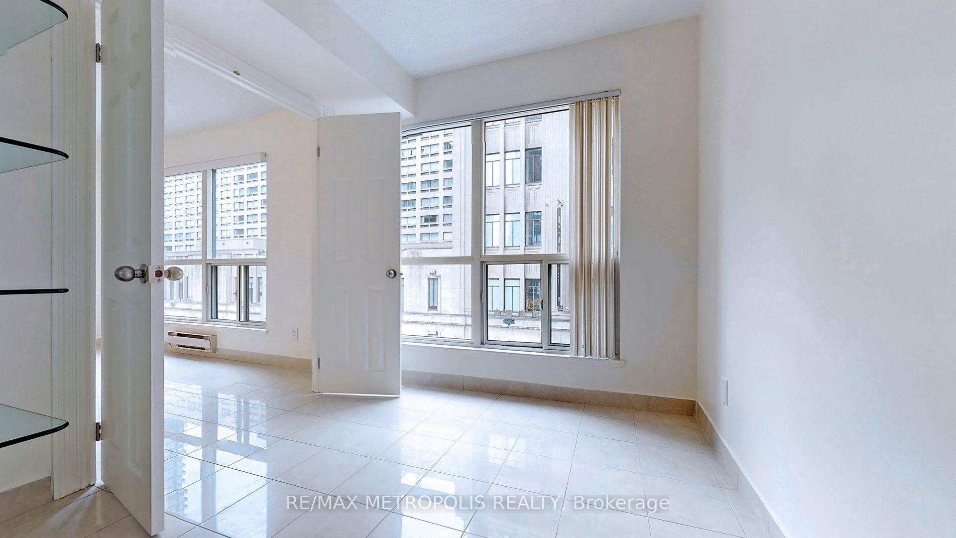 Photo 16 of Unit 407, 7 Carlton Street, Toronto, Church-Yonge Corridor — HOMEH