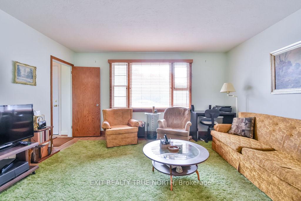 Photo 5 of 124 Queen Street, Barrie, Codrington — HOMEH