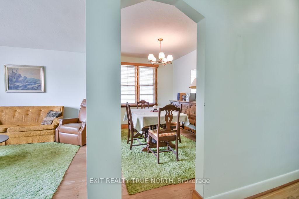 Photo 6 of 124 Queen Street, Barrie, Codrington — HOMEH