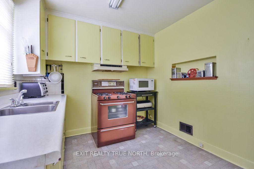 Photo 12 of 124 Queen Street, Barrie, Codrington — HOMEH