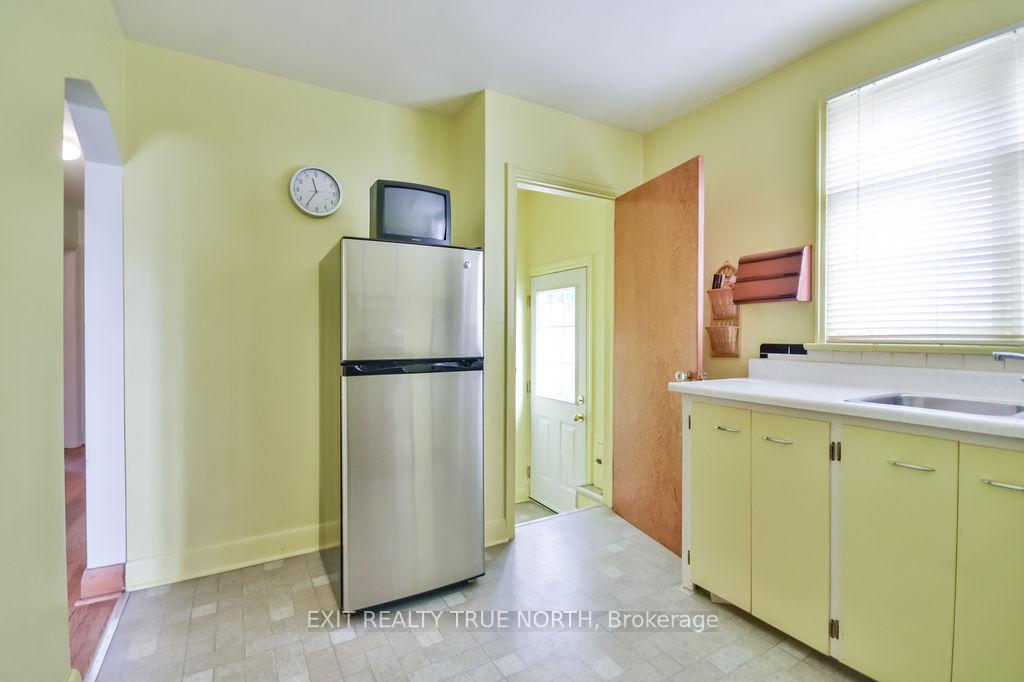 Photo 17 of 124 Queen Street, Barrie, Codrington — HOMEH