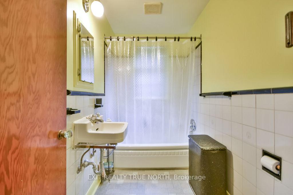 Photo 19 of 124 Queen Street, Barrie, Codrington — HOMEH