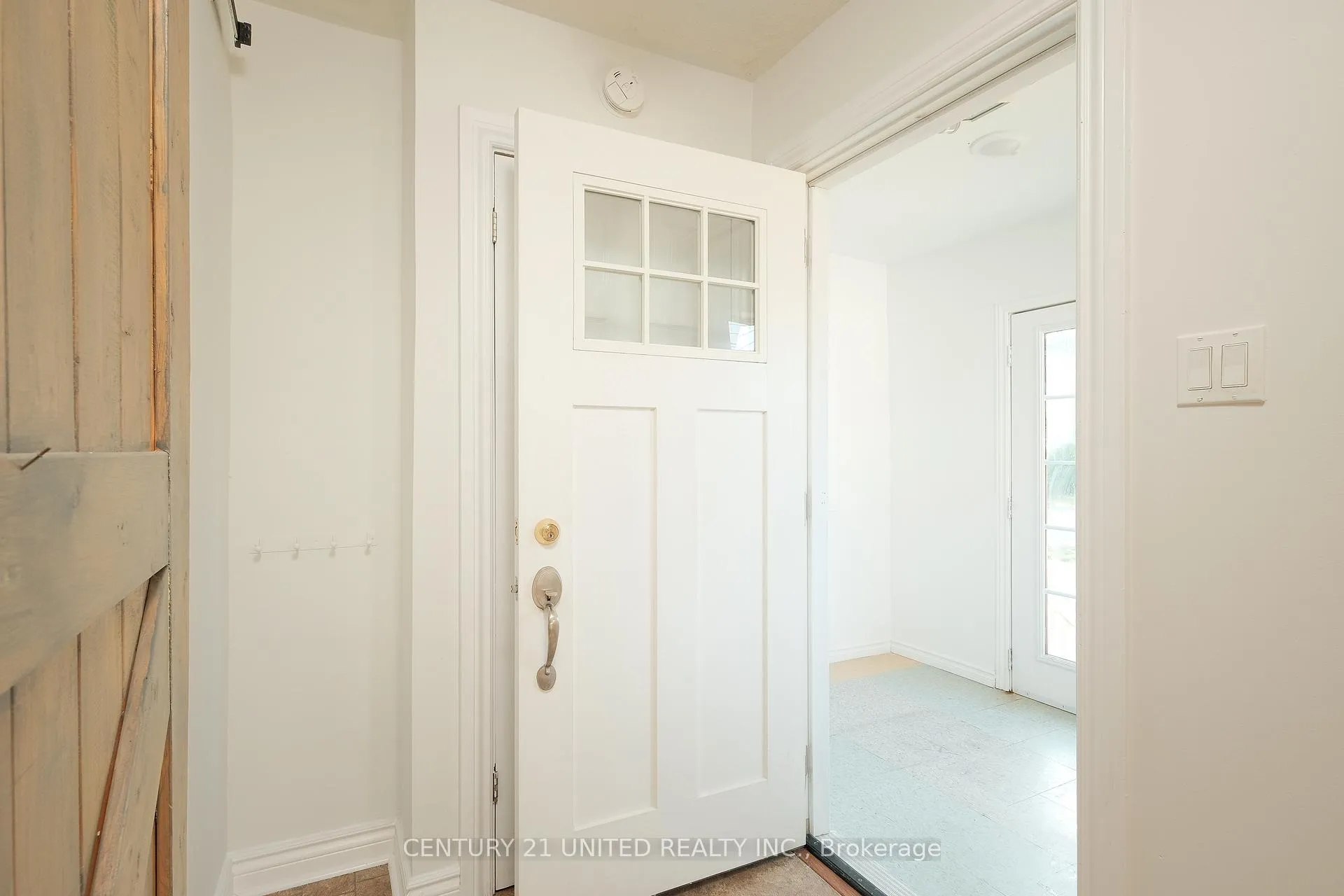 Photo 4 of 334 Mckellar Street, Peterborough, Otonabee Ward 1 — HOMEH