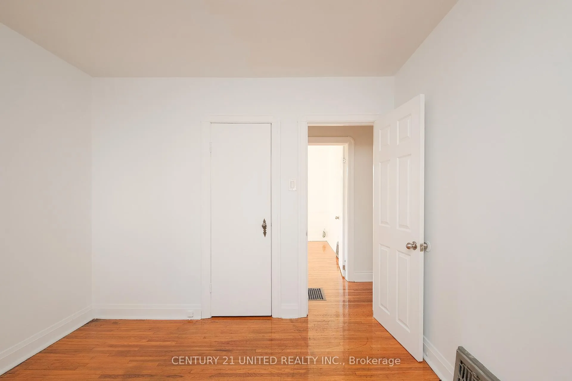 Photo 17 of 334 Mckellar Street, Peterborough, Otonabee Ward 1 — HOMEH