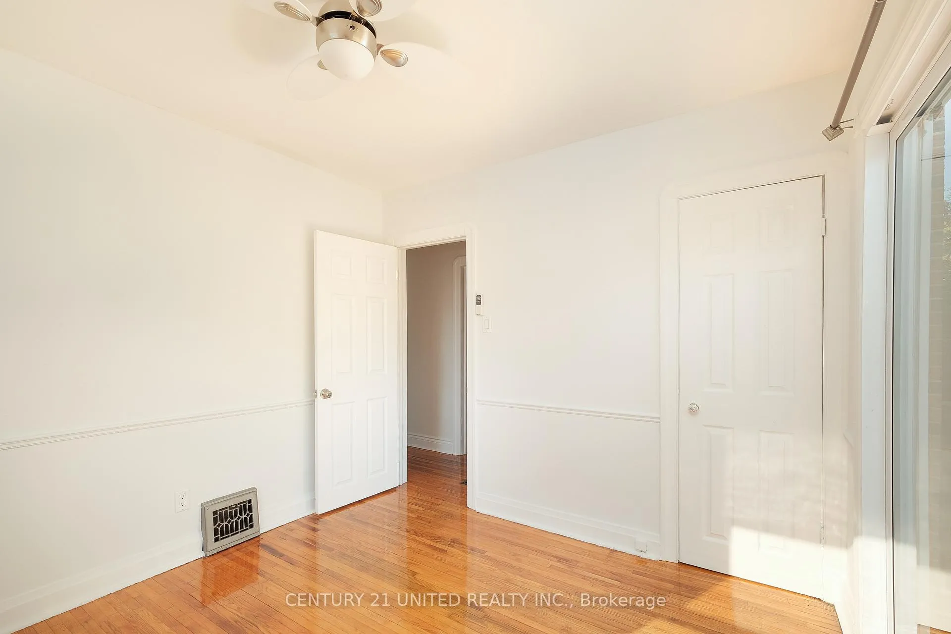 Photo 19 of 334 Mckellar Street, Peterborough, Otonabee Ward 1 — HOMEH