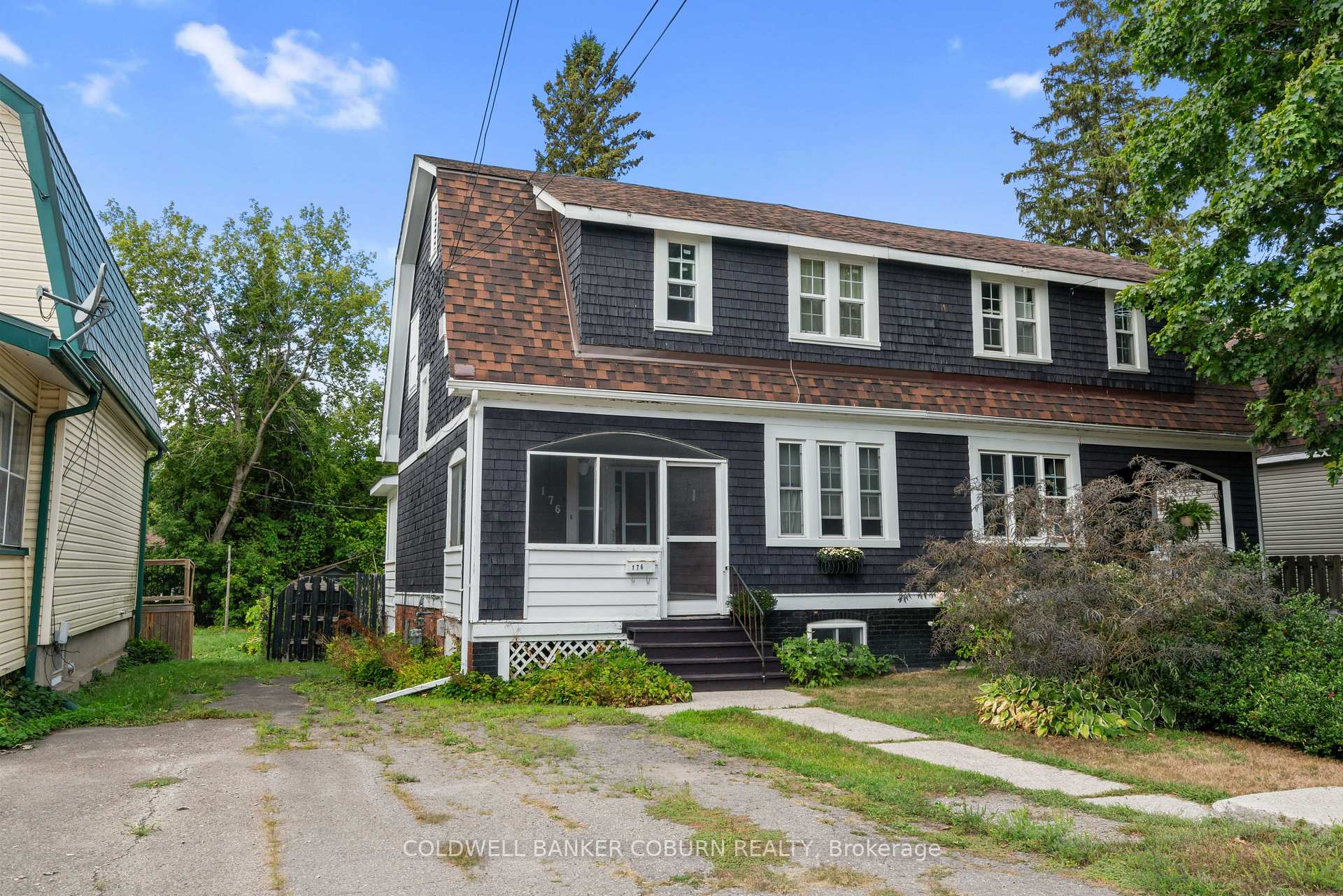 Front of 176 Pearl Street W