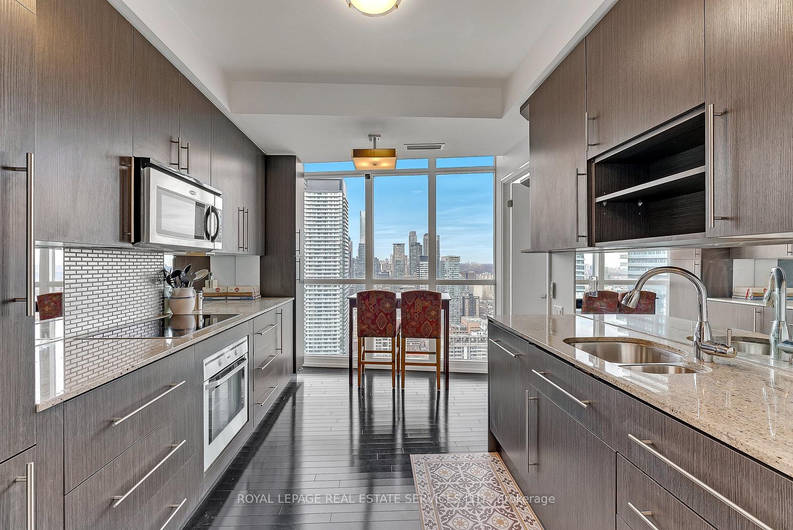 Photo 5 of Unit 4101, 21 Carlton Street, Toronto, Church-Yonge Corridor — HOMEH