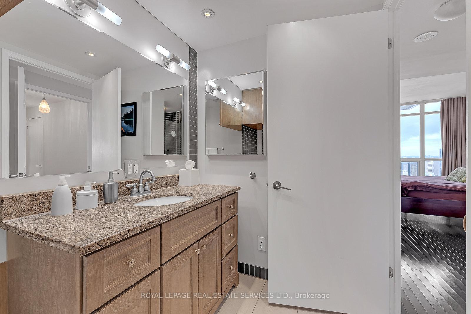 Photo 23 of Unit 4101, 21 Carlton Street, Toronto, Church-Yonge Corridor — HOMEH