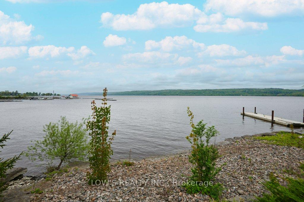 Photo 28 of 1 Peter Street, Champlain, L'Orignal — HOMEH