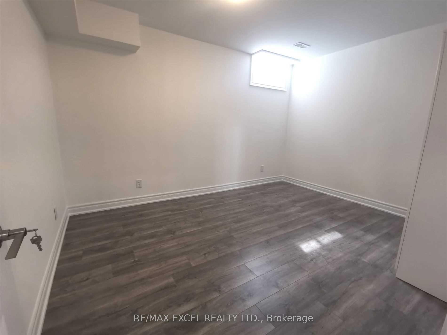 Photo 8 of Unit Bsmt, 36 Kaleia Avenue, Aurora, Bayview Southeast — HOMEH
