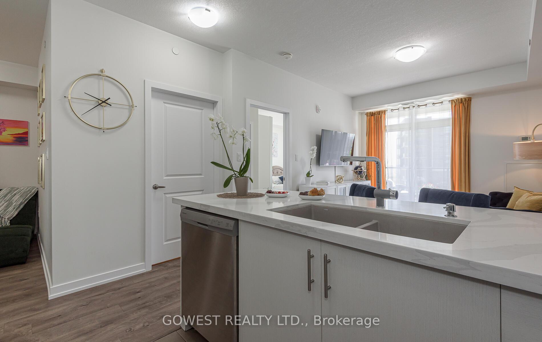 Photo 11 of Unit 301, 125 Shoreview Place, Hamilton, Lakeshore — HOMEH