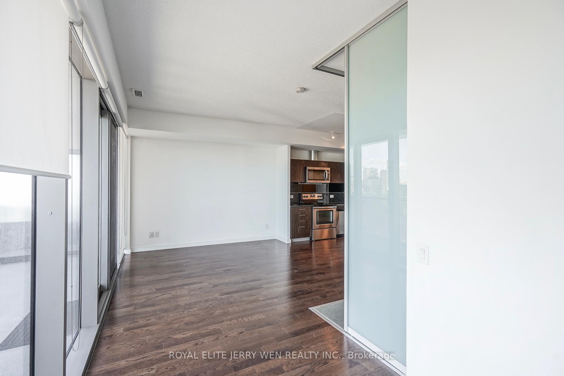 Photo 5 of Unit 2001, 70 Distillery Lane, Toronto, Waterfront Communities — HOMEH
