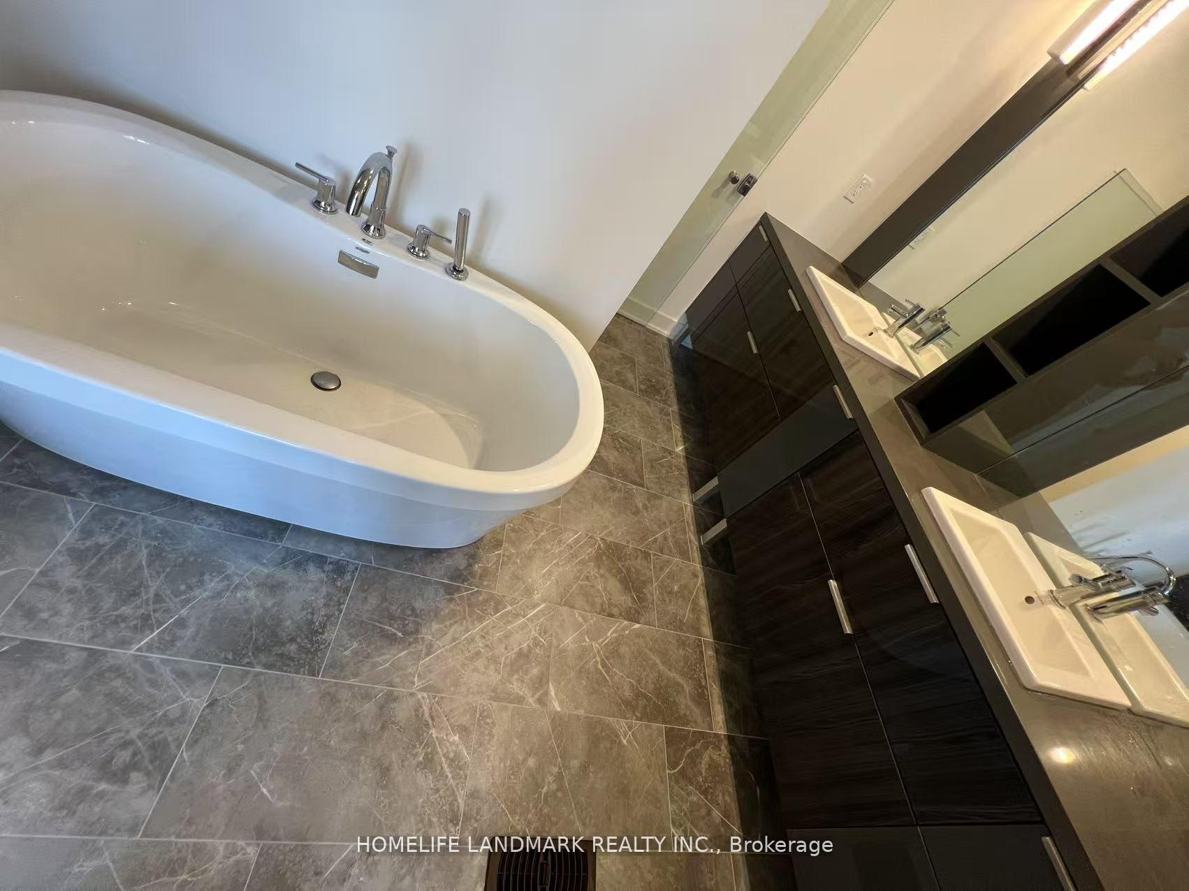 Photo 10 of 29 Sonic Way, Toronto, Flemingdon Park — HOMEH