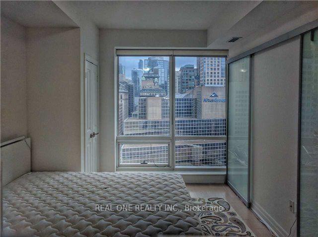 Photo 6 of Unit 1706, 8 The Esplanade, Toronto, Waterfront Communities — HOMEH