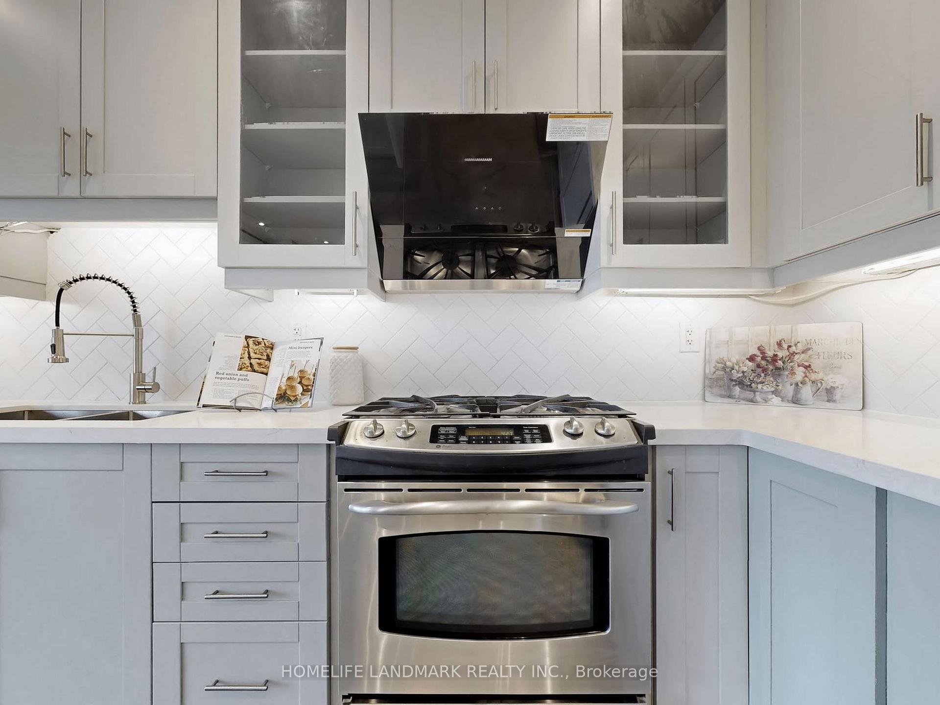 Photo 15 of 40 Spring Farm Road, Aurora, Bayview Northeast — HOMEH