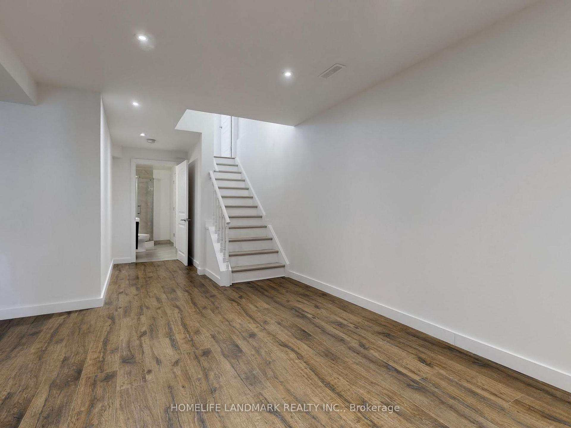 Photo 35 of 40 Spring Farm Road, Aurora, Bayview Northeast — HOMEH