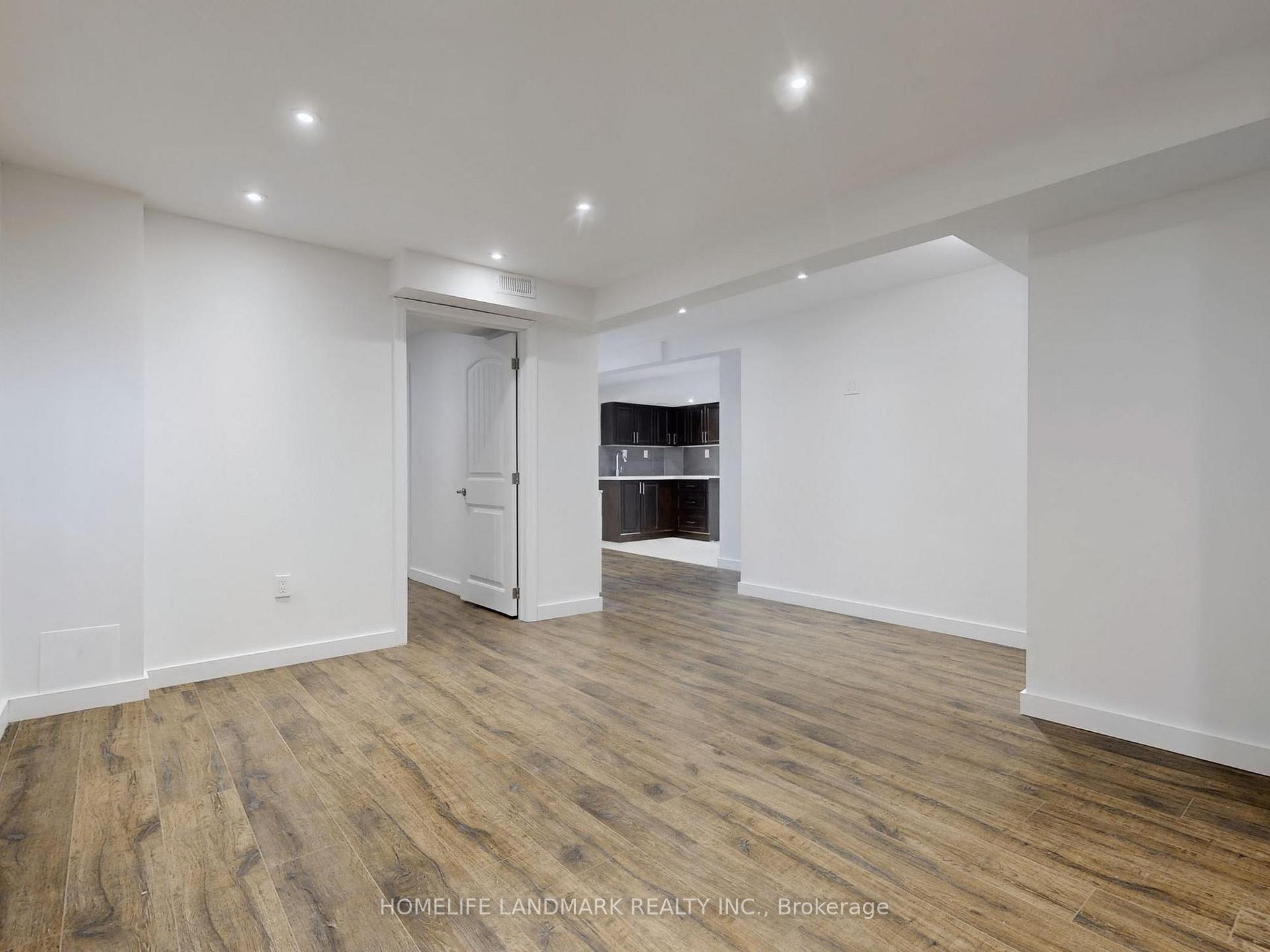 Photo 37 of 40 Spring Farm Road, Aurora, Bayview Northeast — HOMEH