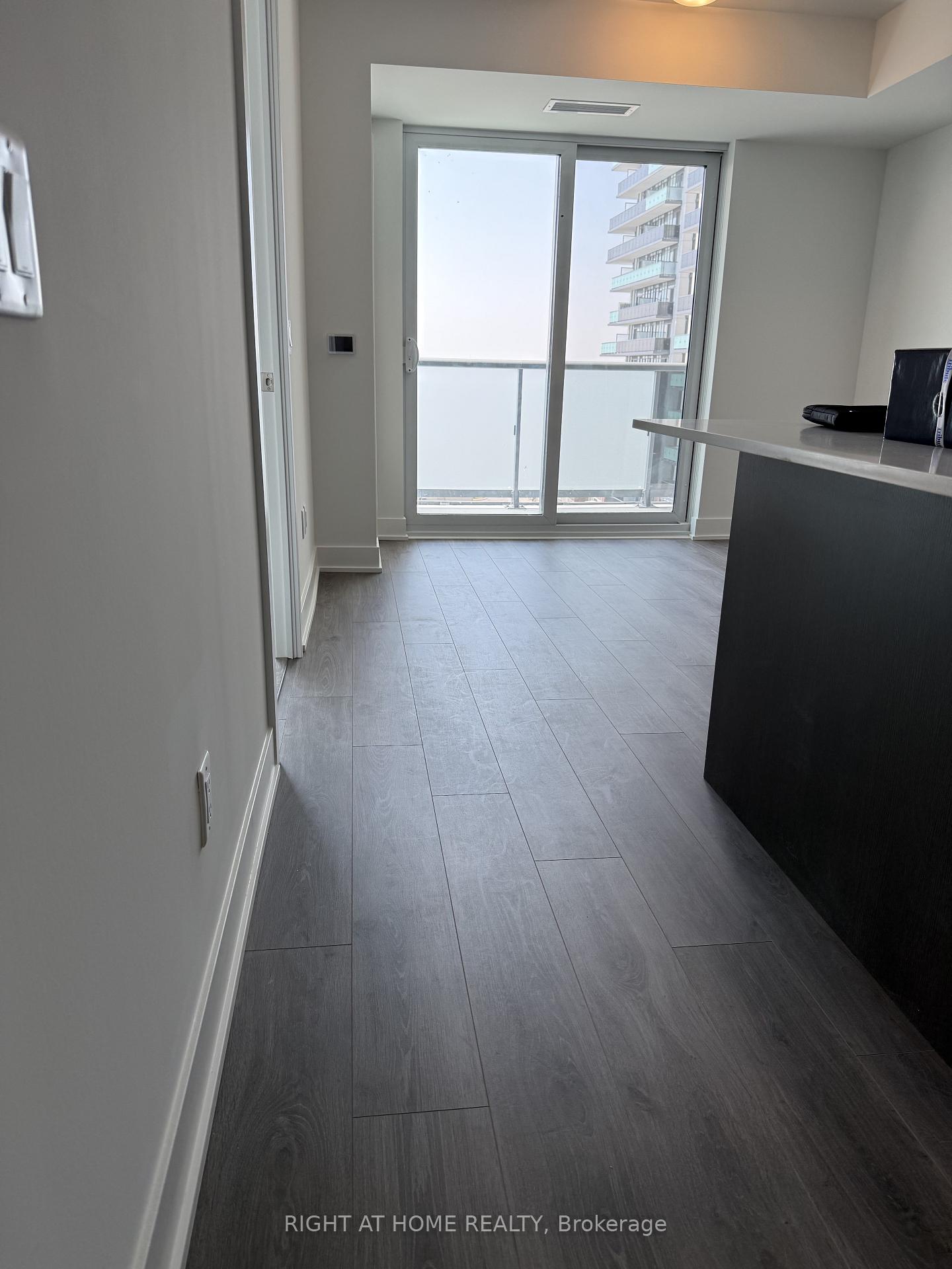 Photo 5 of Unit 725, 2545 Simcoe Street N, Oshawa, Windfields — HOMEH