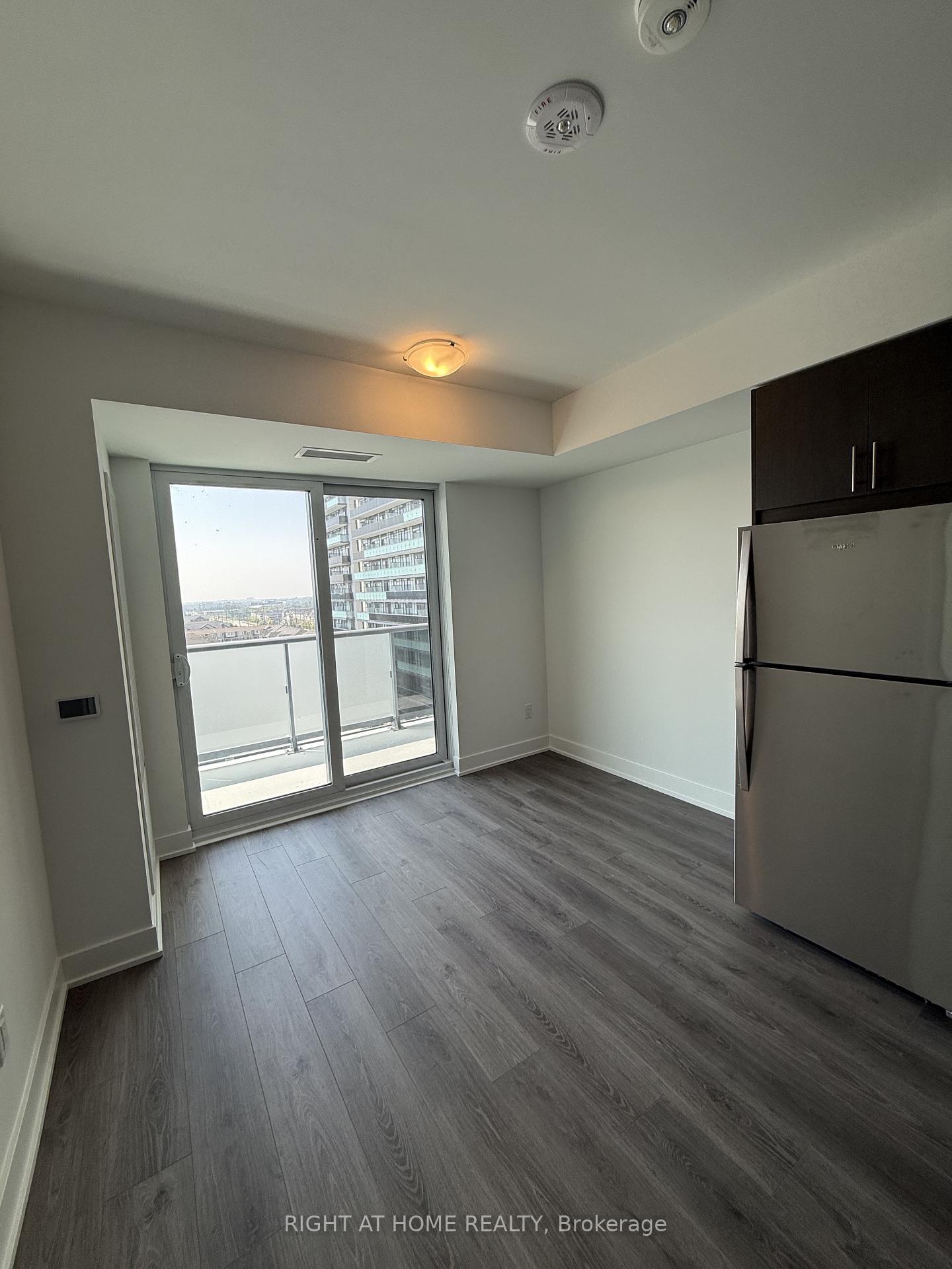 Photo 9 of Unit 725, 2545 Simcoe Street N, Oshawa, Windfields — HOMEH