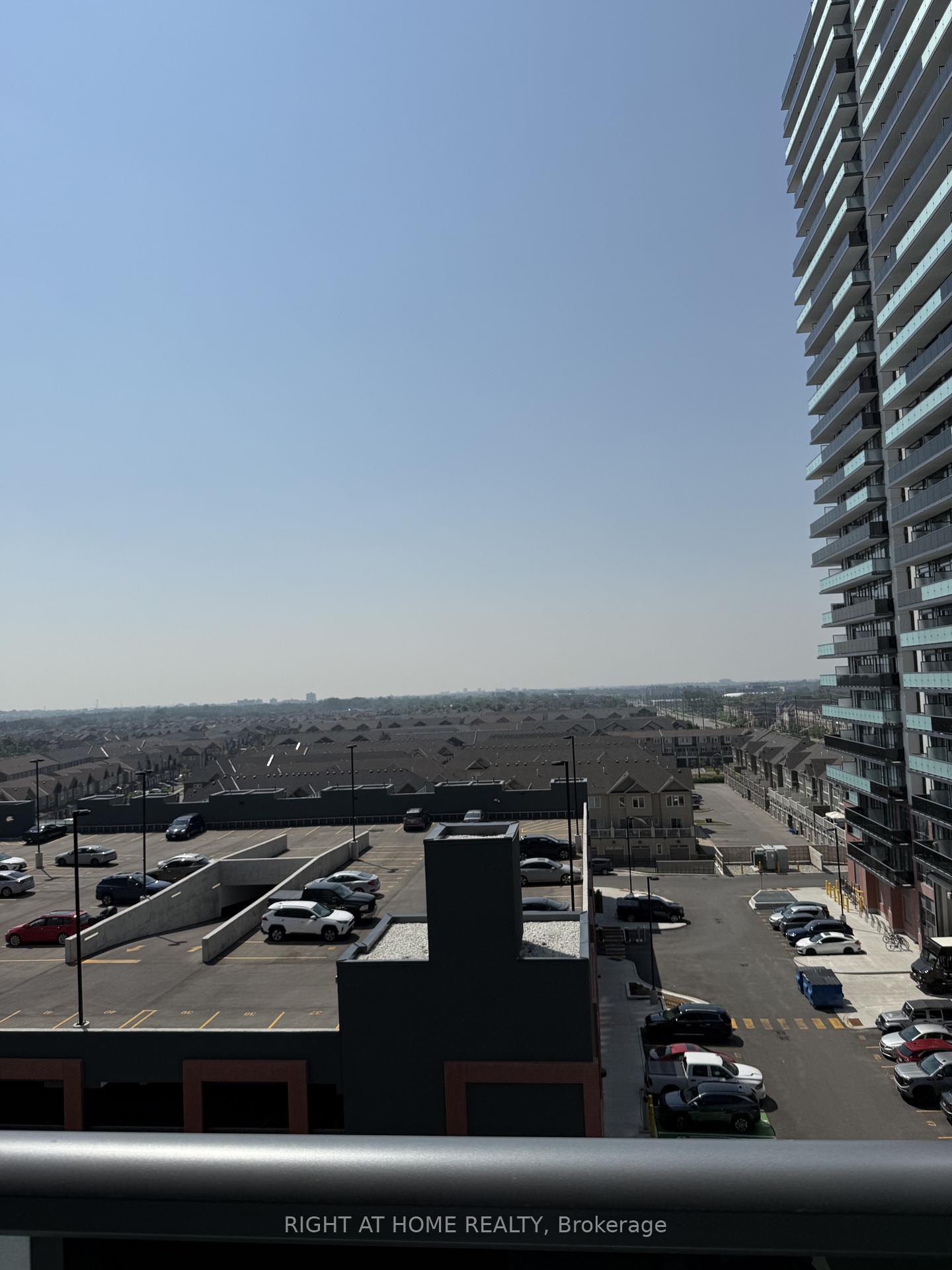 Photo 2 of Unit 725, 2545 Simcoe Street N, Oshawa, Windfields — HOMEH