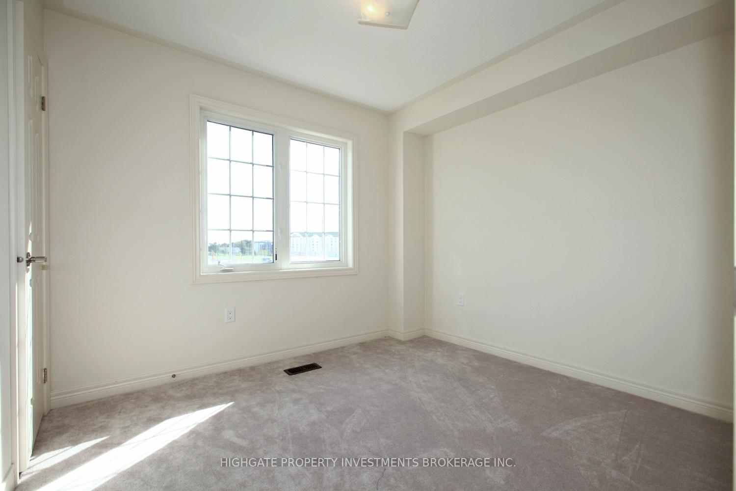 Photo 24 of 33 Cooperage Lane, Ajax, Central — HOMEH
