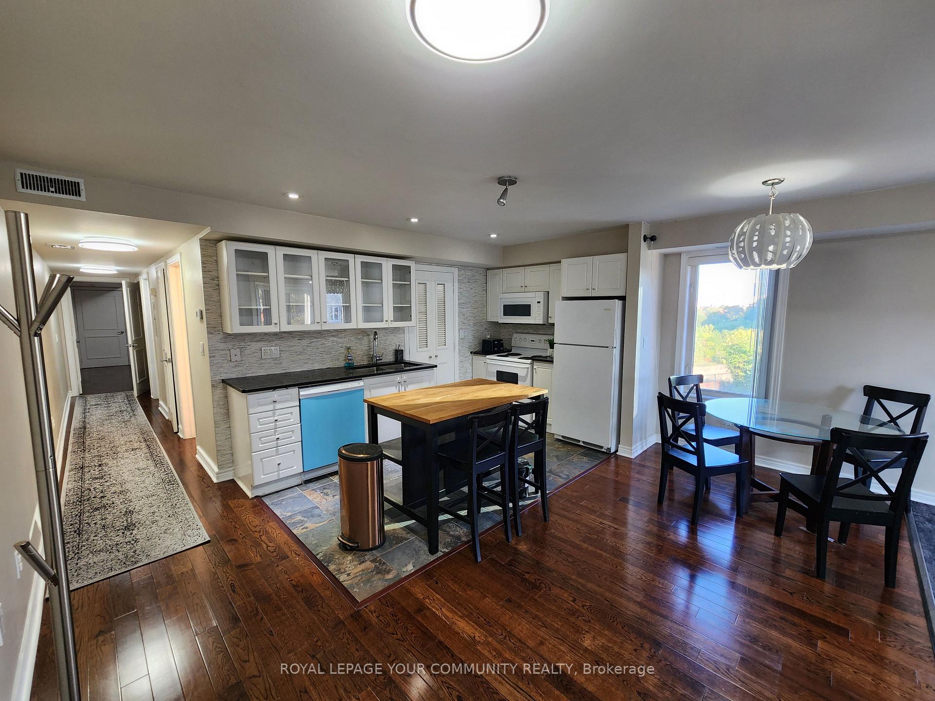 Photo 4 of Unit 202, 80 Aerodrome Crescent, Toronto, Leaside — HOMEH