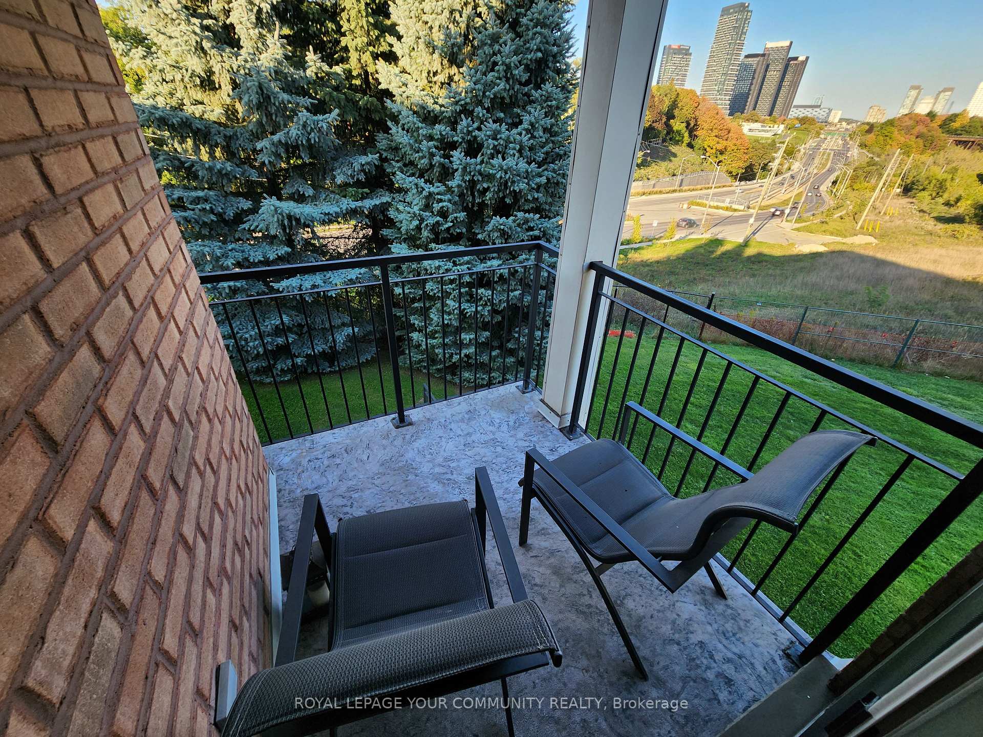 Photo 20 of Unit 202, 80 Aerodrome Crescent, Toronto, Leaside — HOMEH