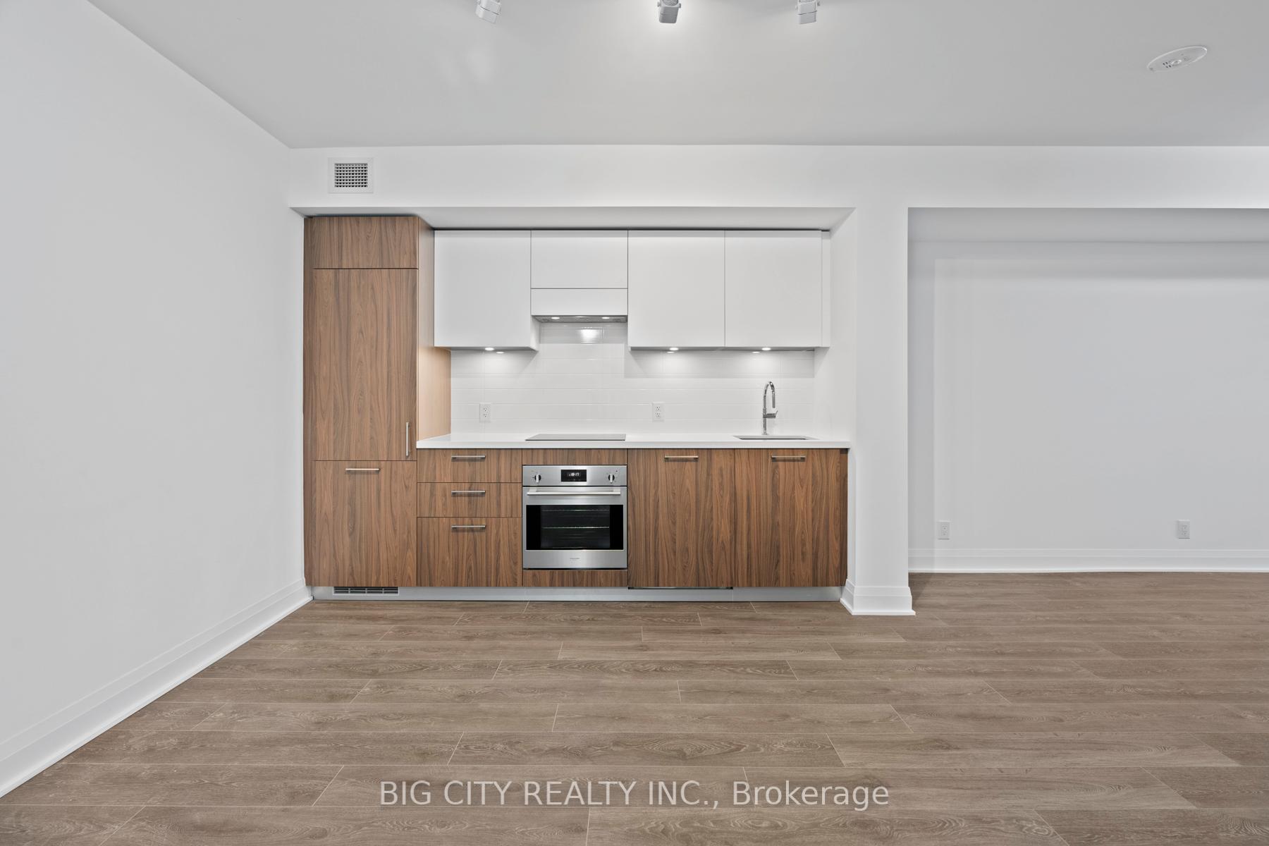 Photo 4 of Unit 332, 33 Frederick Todd Way, Toronto, Thorncliffe Park — HOMEH