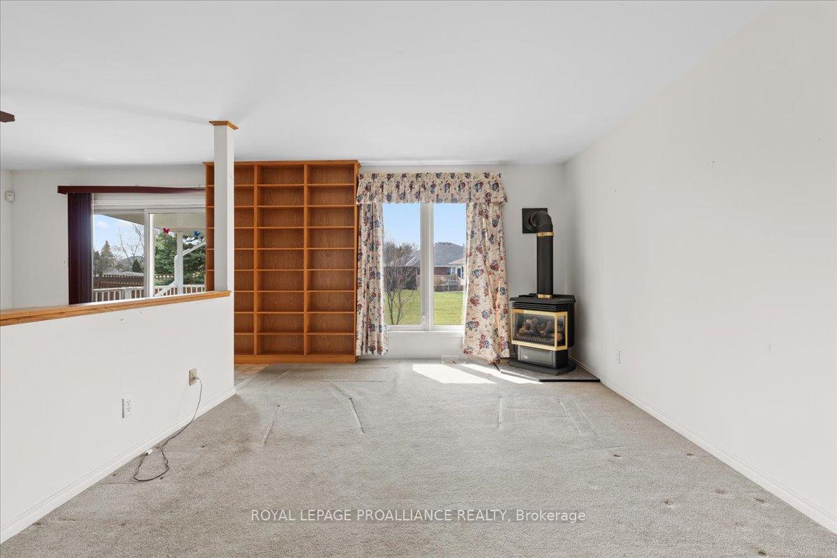 Photo 18 of 13 Hickory Grove, Belleville, Belleville Ward — HOMEH