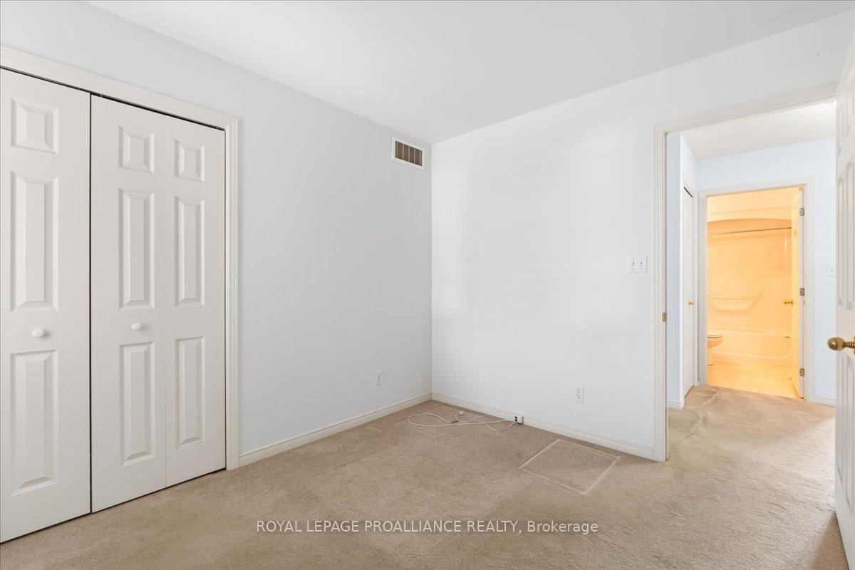Photo 21 of 13 Hickory Grove, Belleville, Belleville Ward — HOMEH