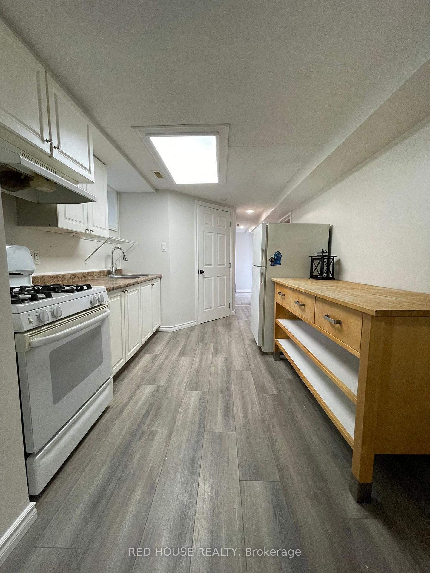 Photo 3 of Unit Lower/Walkout, 46 Charlbrook Avenue, Barrie, Cundles East — HOMEH