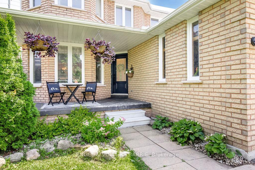 Photo 3 of 33 Etherington Crescent, Barrie, West Bayfield — HOMEH
