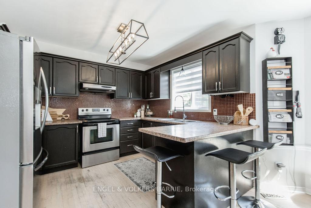 Photo 11 of 33 Etherington Crescent, Barrie, West Bayfield — HOMEH