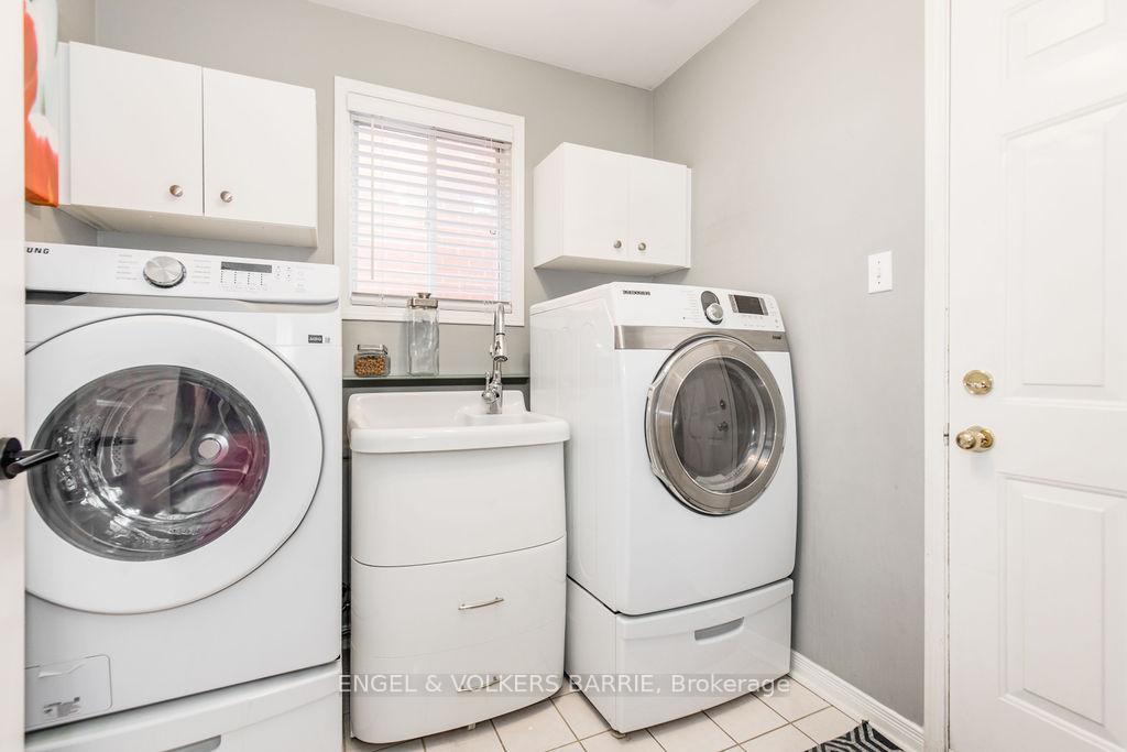 Photo 16 of 33 Etherington Crescent, Barrie, West Bayfield — HOMEH