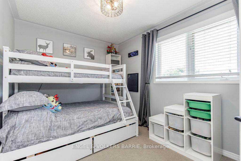 Photo 22 of 33 Etherington Crescent, Barrie, West Bayfield — HOMEH