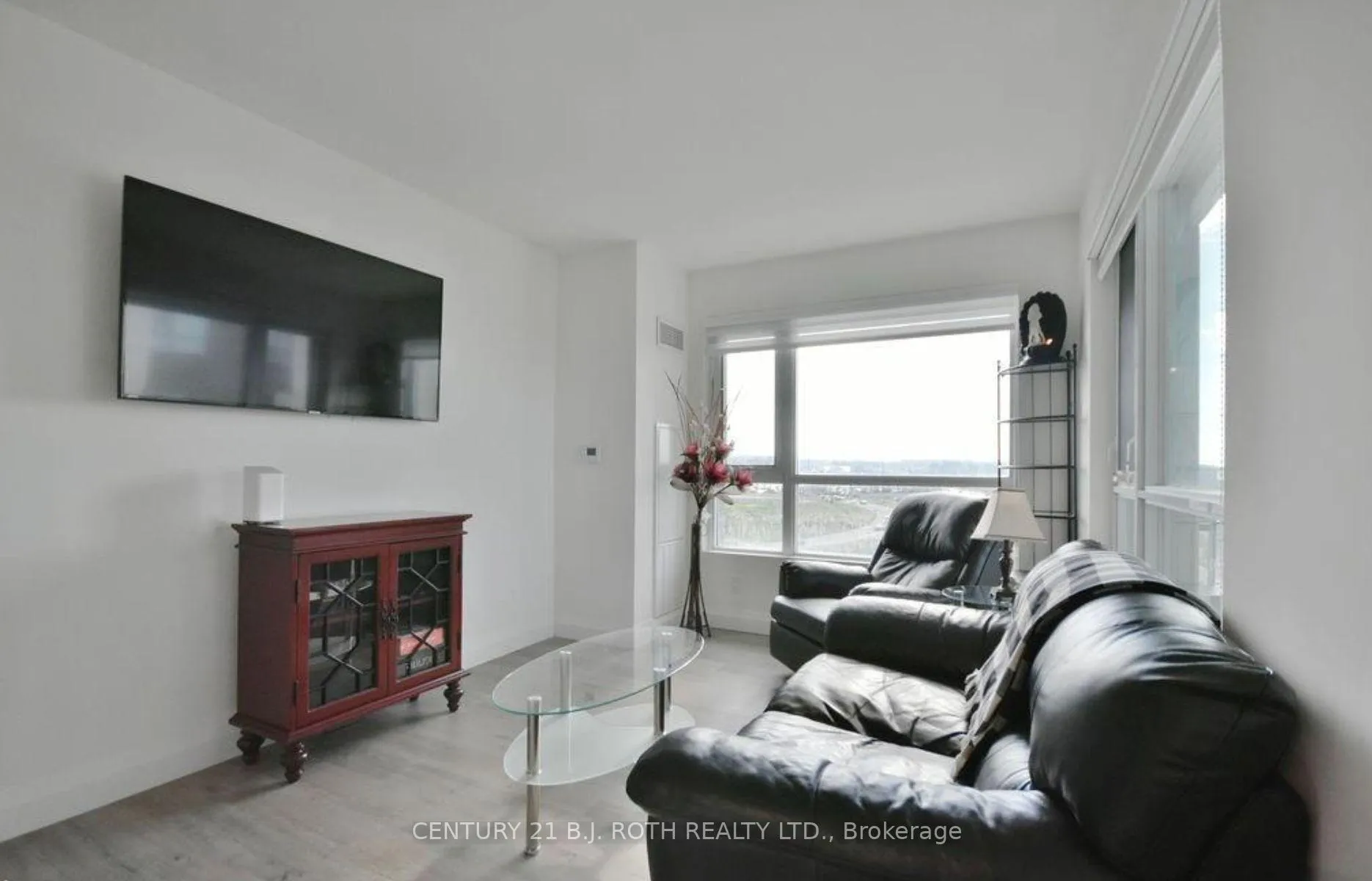 Photo 11 of Unit 818, 58 Lakeside Terrace, Barrie, Little Lake — HOMEH