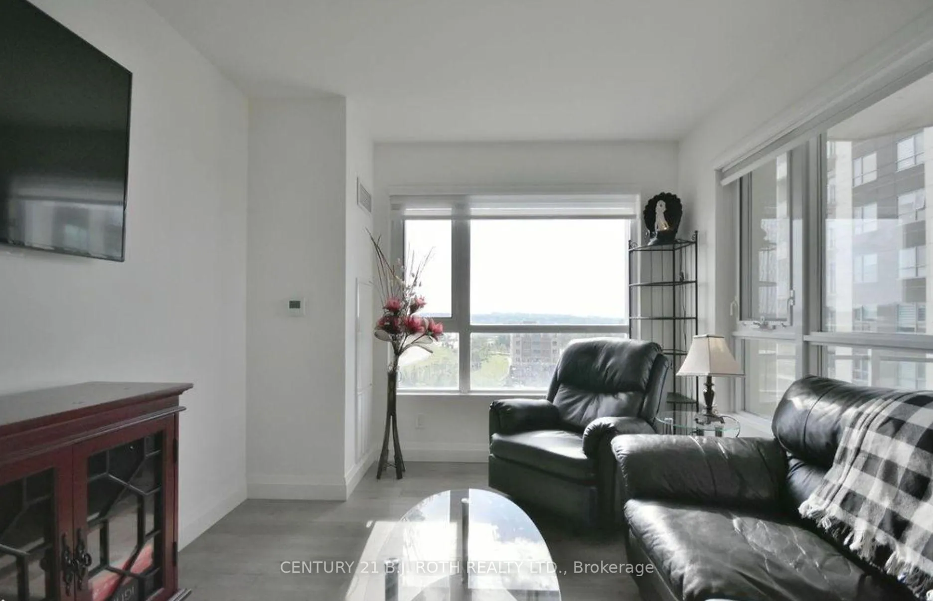 Photo 13 of Unit 818, 58 Lakeside Terrace, Barrie, Little Lake — HOMEH