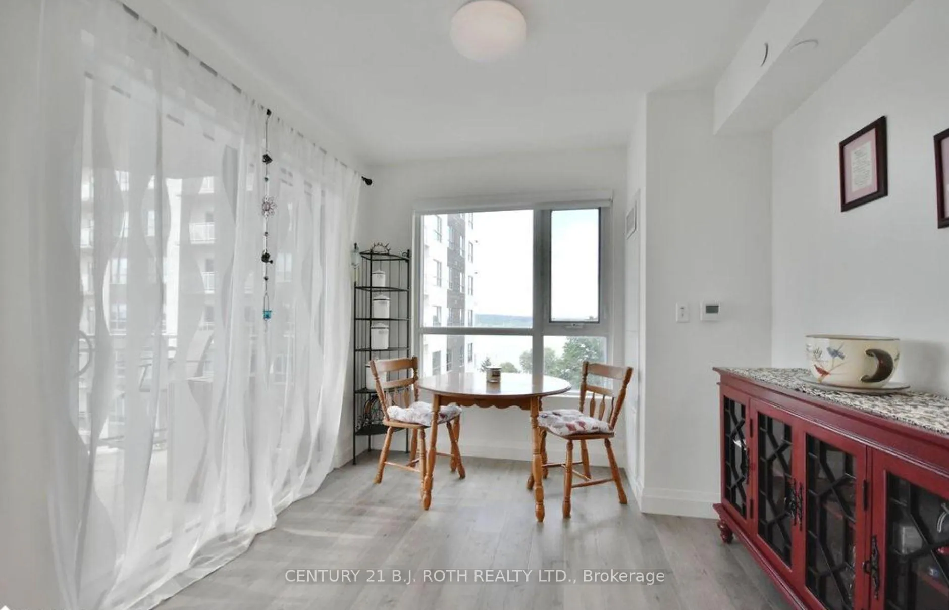 Photo 14 of Unit 818, 58 Lakeside Terrace, Barrie, Little Lake — HOMEH