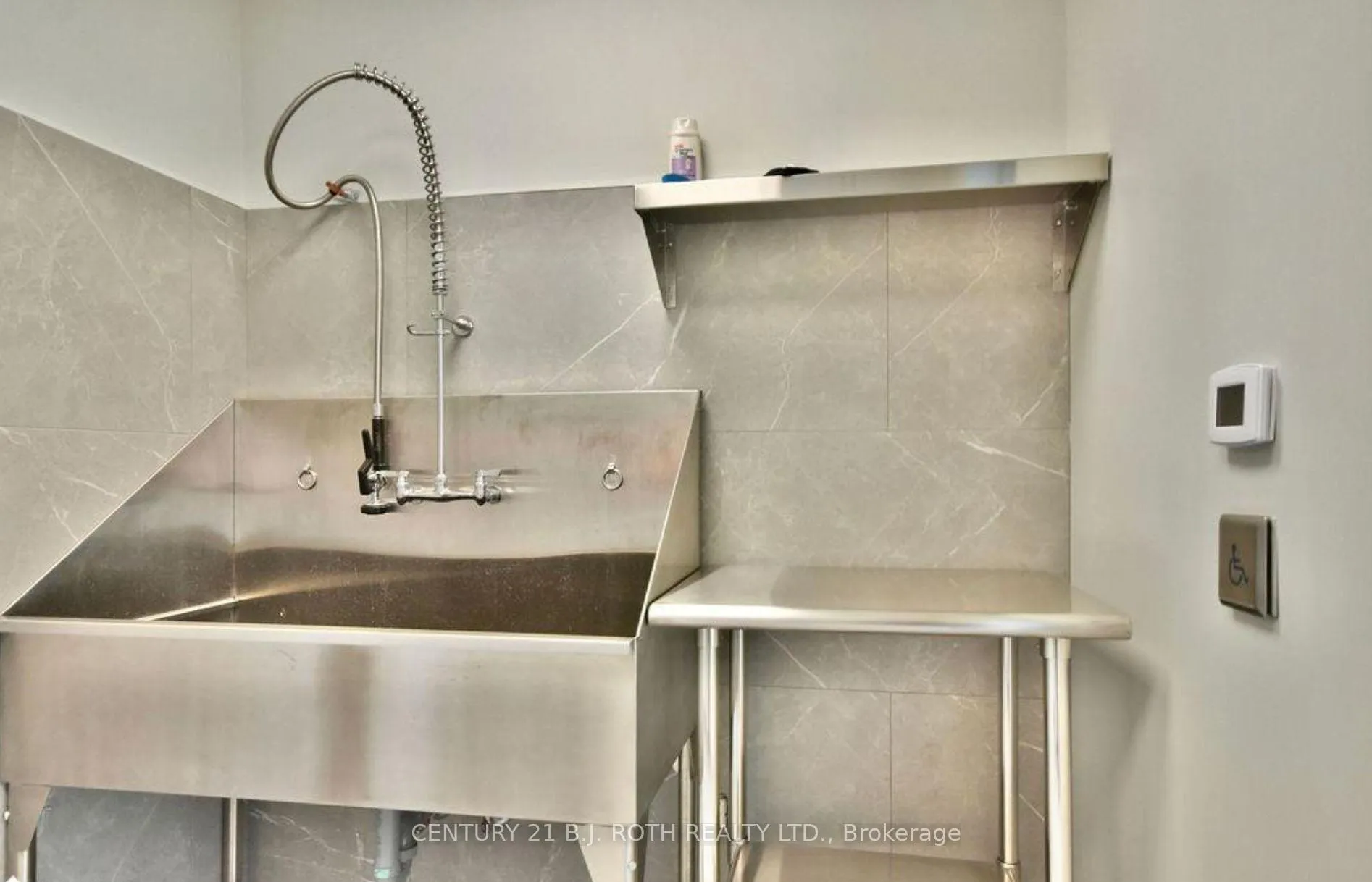 Photo 28 of Unit 818, 58 Lakeside Terrace, Barrie, Little Lake — HOMEH