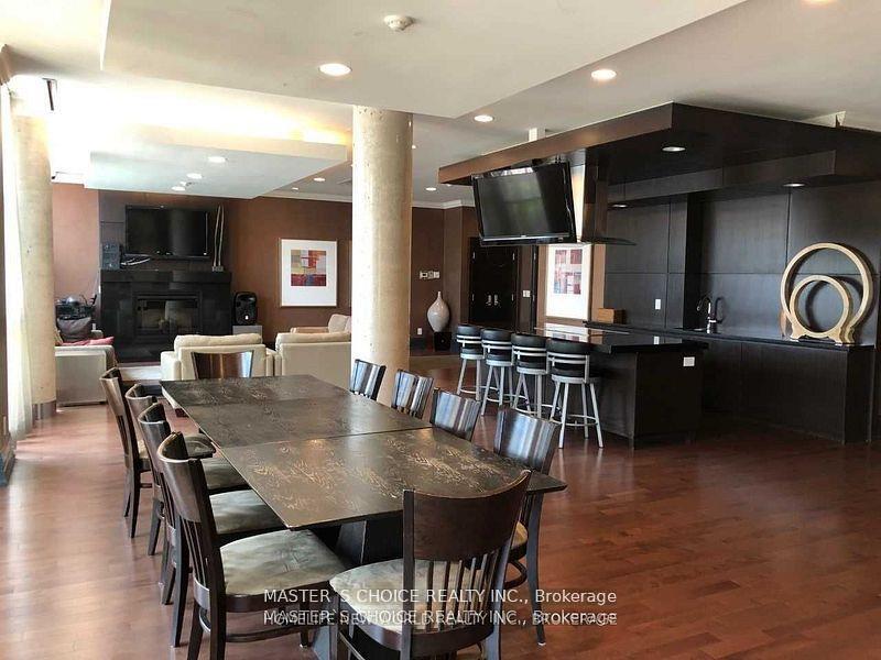 Photo 5 of Unit 310, 21 Upper Duke Crescent, Markham, Unionville — HOMEH